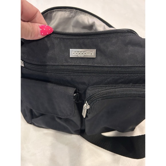 Baggallini Black Cheetah Print Lightweight Crossbody Bag for Women - Picture 5 of 10